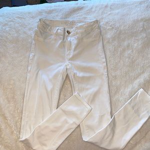White skinny jeans